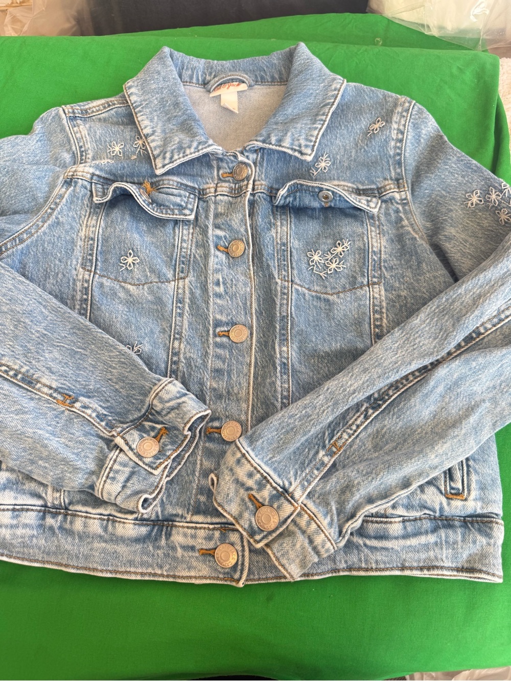 “SIZE XL (14)” GIRLS CAT & JACK GIRLS’ EMBROIDERED FLOWERS DENIM JACKET
